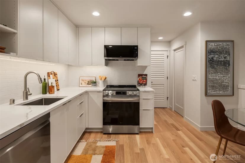 Property photo for 7044 15th Avenue Ne, Seattle photo 14