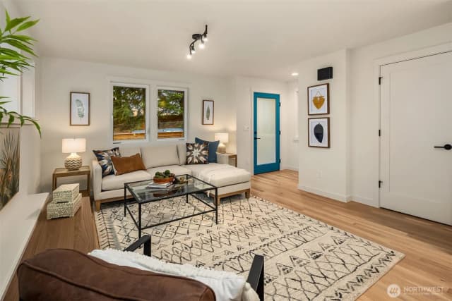 Property photo for 7044 15th Avenue Ne, Seattle photo 3