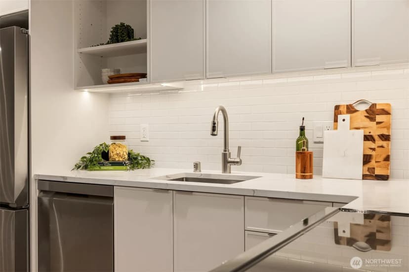 Property photo for 7044 15th Avenue Ne, Seattle photo 13