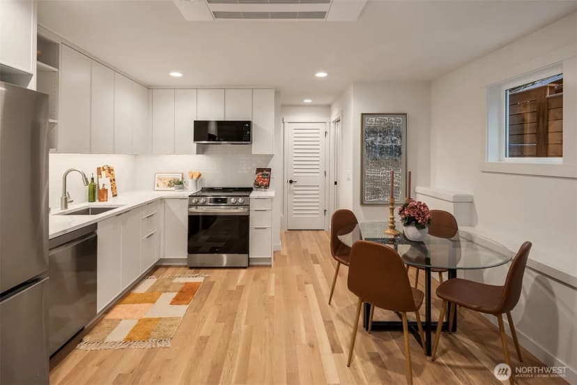 Property photo for 7044 15th Avenue Ne, Seattle photo 10