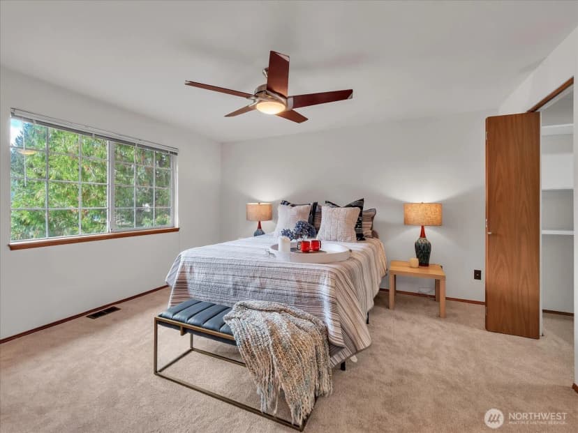 Property photo for 1718 Ne 221 Place Ne, Sammamish photo 8