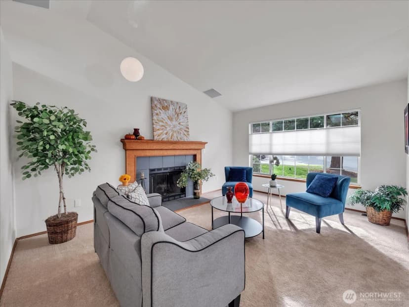 Property photo for 1718 Ne 221 Place Ne, Sammamish photo 3