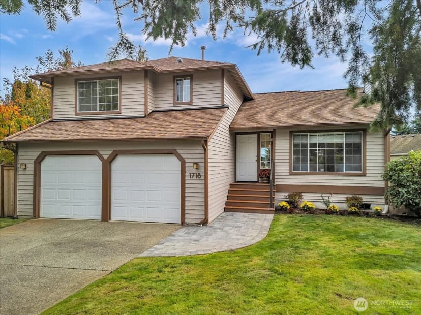 Property photo for 1718 Ne 221 Place Ne, Sammamish