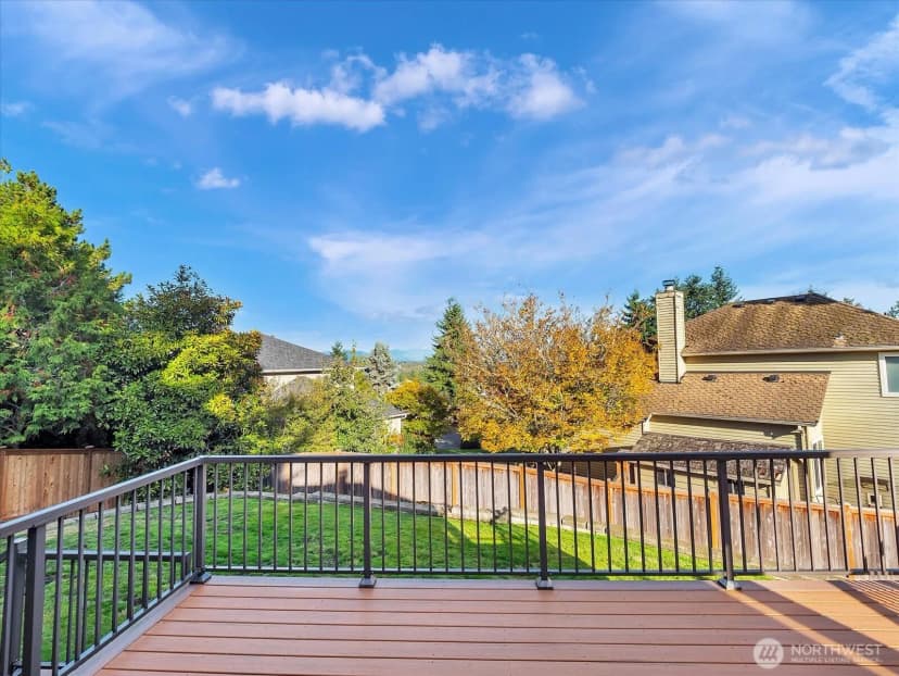 Property photo for 1718 Ne 221 Place Ne, Sammamish photo 9
