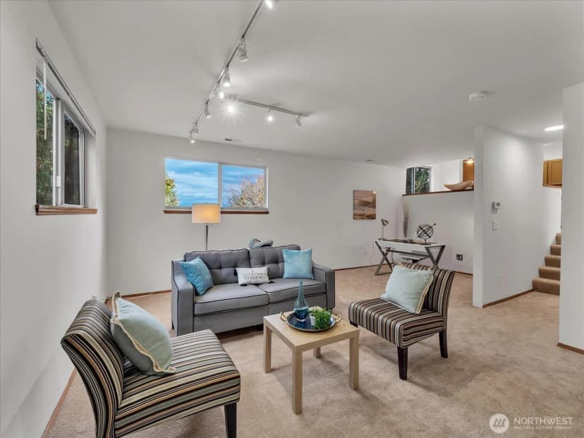 Property photo for 1718 Ne 221 Place Ne, Sammamish photo 6