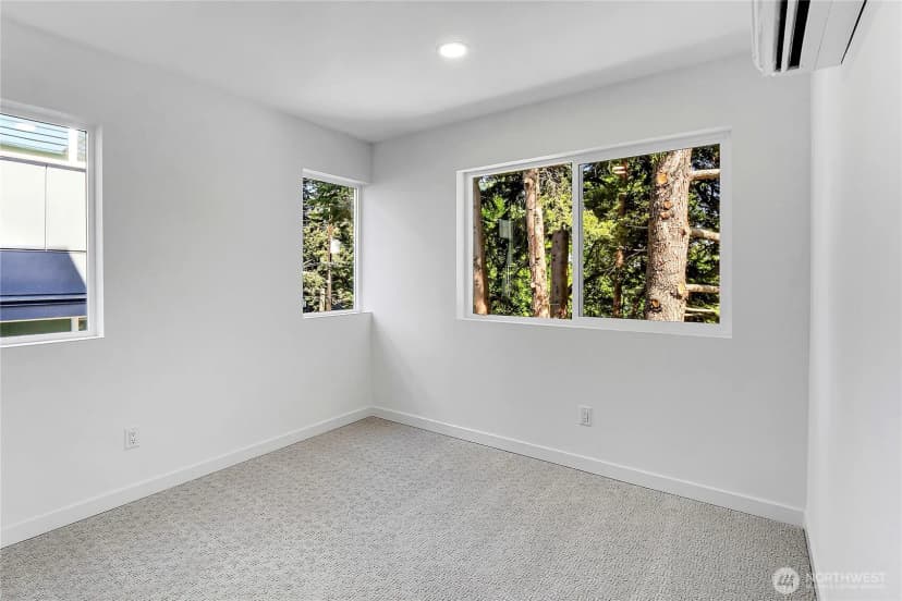 Property photo for 627 A W Emerson Street, Seattle photo 25