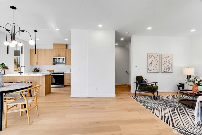 Property photo for 627 A W Emerson Street, Seattle photo 10