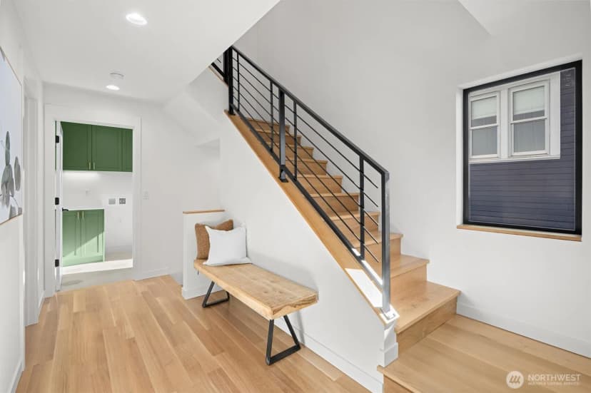 Property photo for 2214 Broadway E, Seattle photo 15