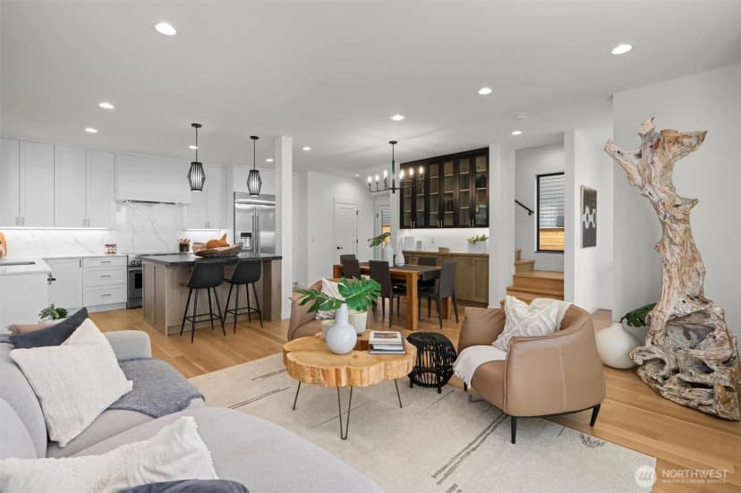 Property photo for 2214 Broadway E, Seattle photo 13