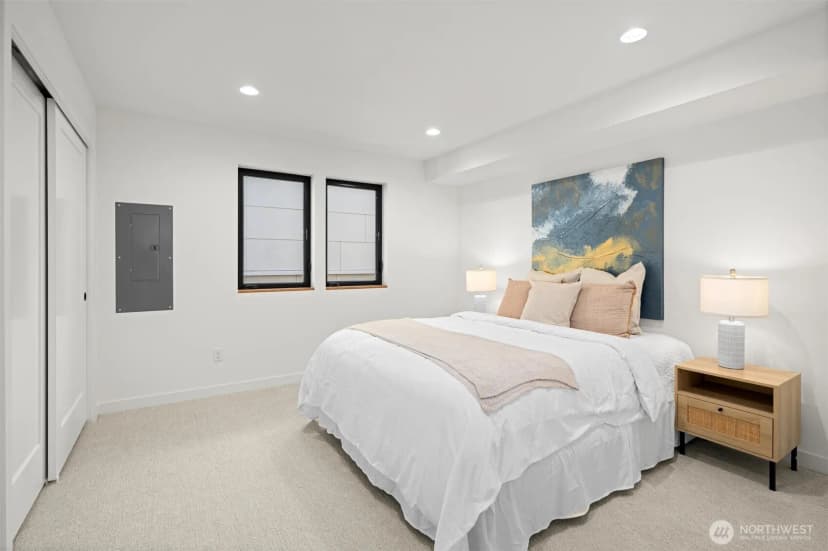 Property photo for 2214 Broadway E, Seattle photo 27