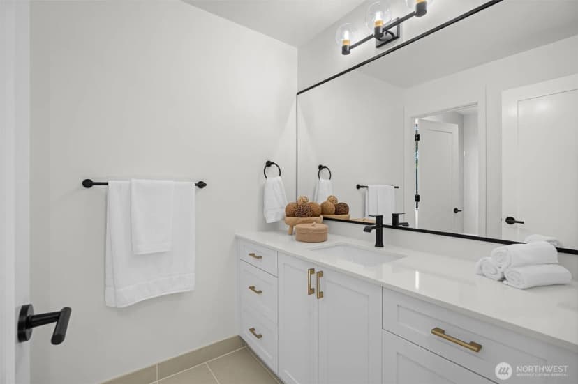 Property photo for 2214 Broadway E, Seattle photo 25