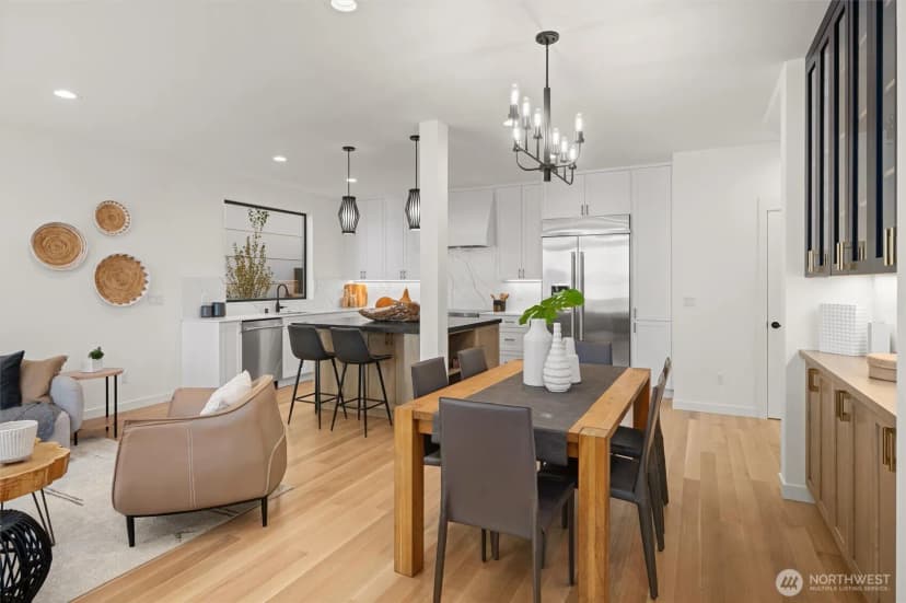 Property photo for 2214 Broadway E, Seattle photo 10