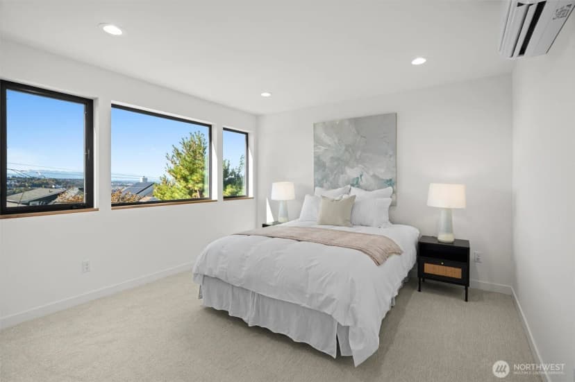 Property photo for 2214 Broadway E, Seattle photo 24
