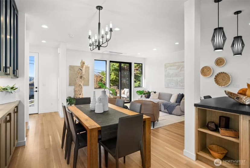 Property photo for 2214 Broadway E, Seattle photo 8