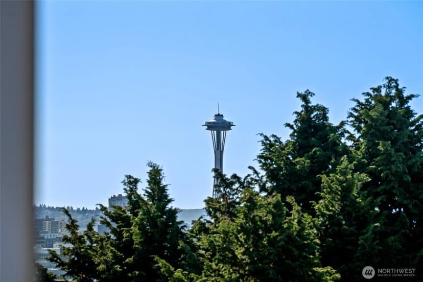 Property photo for 2214 Broadway E, Seattle photo 29