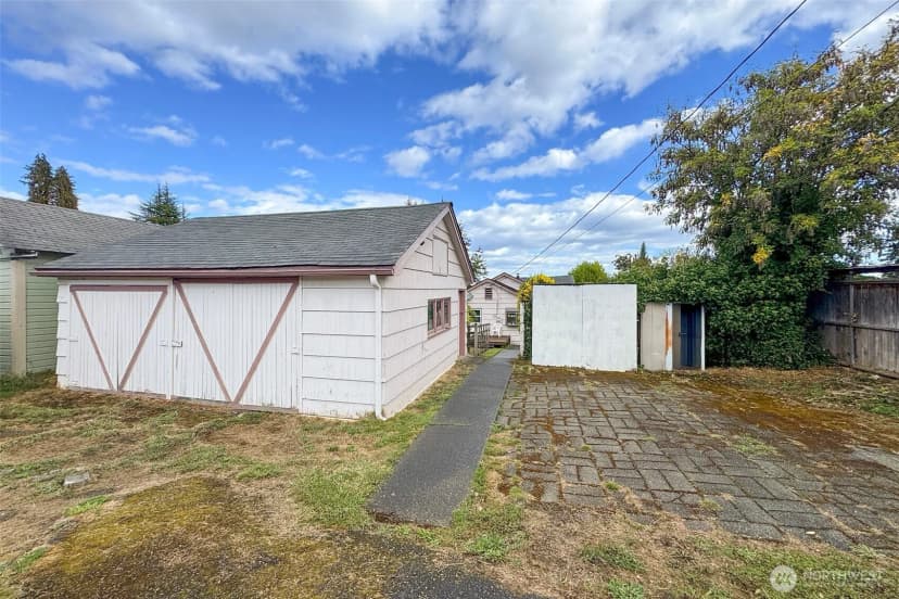 Property photo for 216 E 10th Street, Port Angeles photo 29