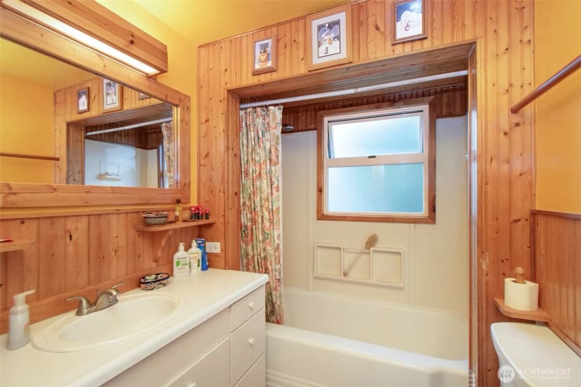 Property photo for 216 E 10th Street, Port Angeles photo 14