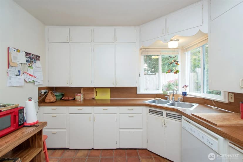 Property photo for 216 E 10th Street, Port Angeles photo 9