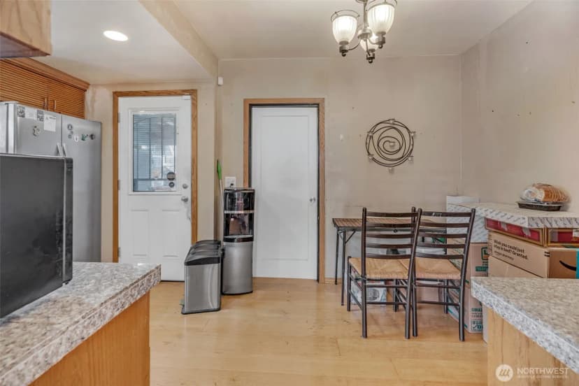 Property photo for 3321 25th Avenue S, Seattle photo 9