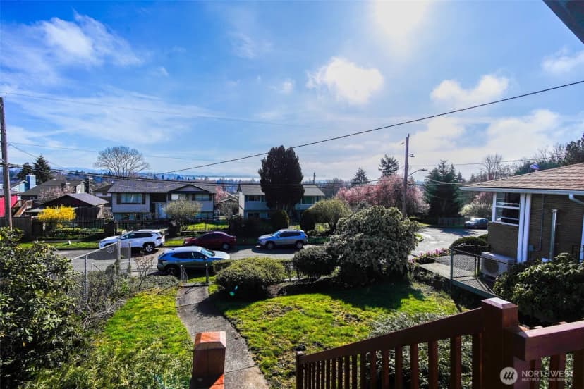 Property photo for 3321 25th Avenue S, Seattle photo 18