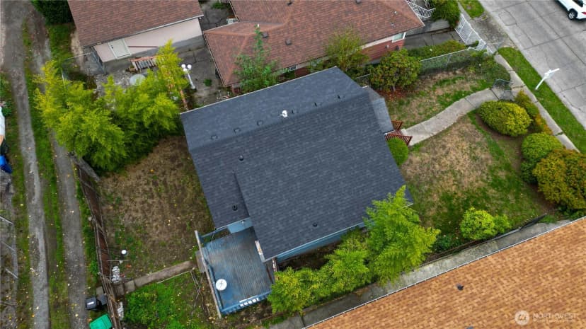 Property photo for 3321 25th Avenue S, Seattle photo 19