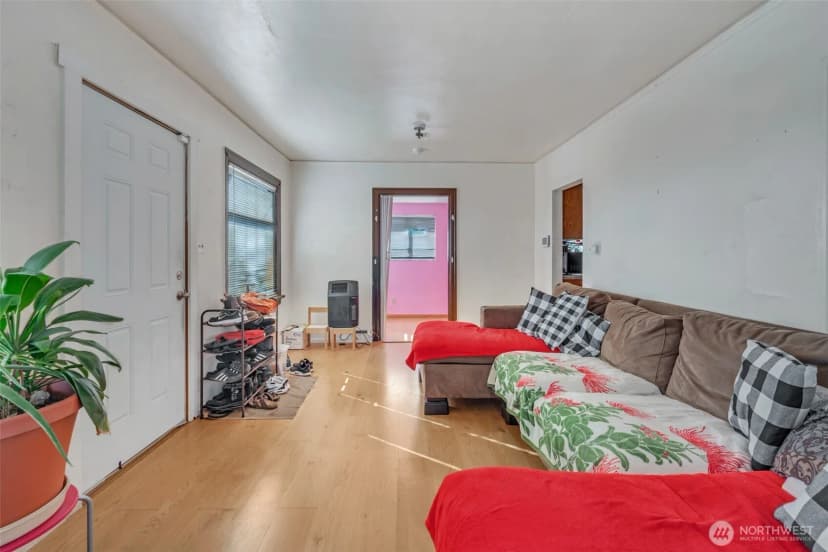 Property photo for 3321 25th Avenue S, Seattle photo 6