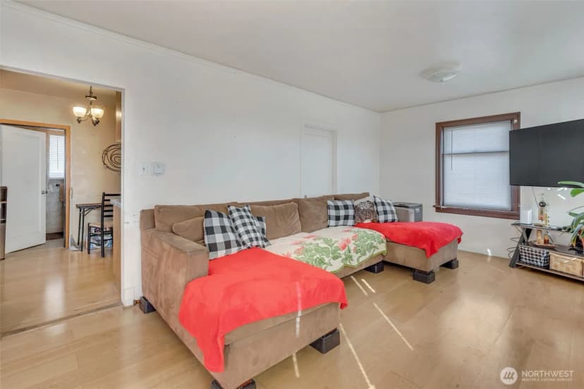 Property photo for 3321 25th Avenue S, Seattle photo 10