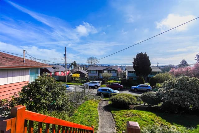 Property photo for 3321 25th Avenue S, Seattle photo 4