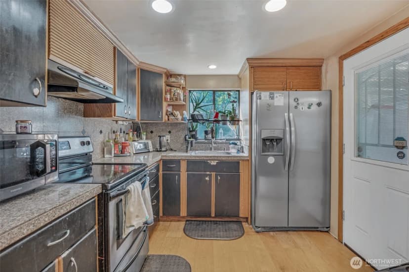 Property photo for 3321 25th Avenue S, Seattle photo 11