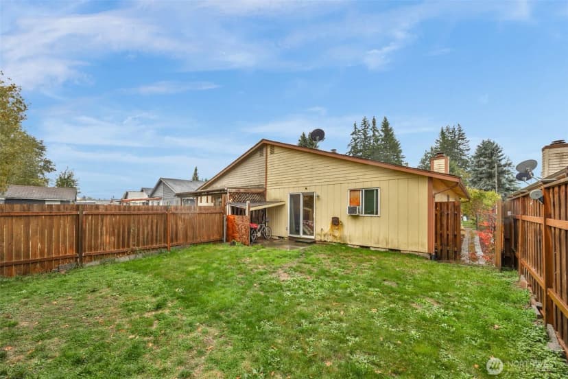 Property photo for 5231 101st Place Ne, Marysville photo 17