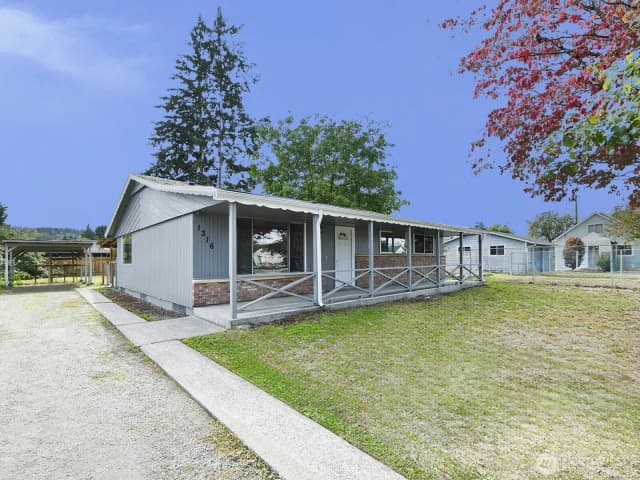 Property photo for 1316 7th Avenue Se, Puyallup photo 2