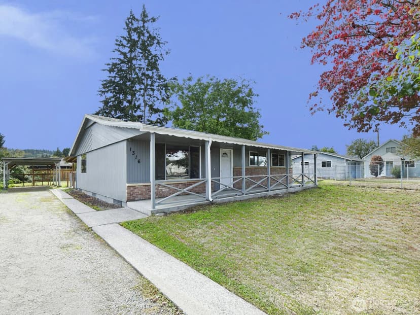 Property photo for 1316 7th Avenue Se, Puyallup photo 2