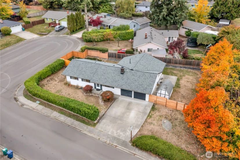 Property photo for 8254 Ne 143rd Place, Kirkland photo 2