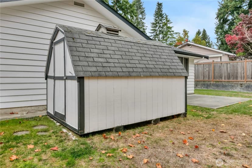 Property photo for 8254 Ne 143rd Place, Kirkland photo 32
