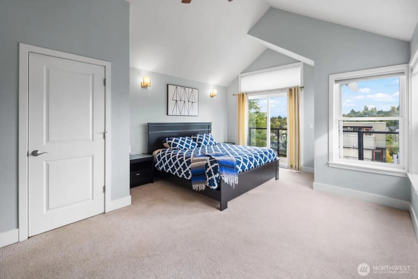 Property photo for 215 A 26th Avenue E, Seattle photo 13