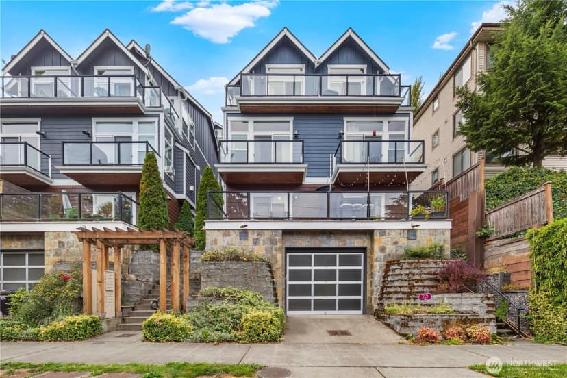 Property photo for 215 A 26th Avenue E, Seattle photo 24
