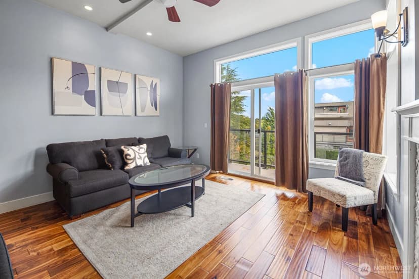 Property photo for 215 A 26th Avenue E, Seattle photo 4