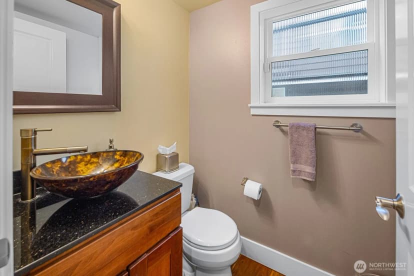 Property photo for 215 A 26th Avenue E, Seattle photo 12