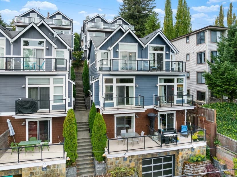 Property photo for 215 A 26th Avenue E, Seattle photo 25