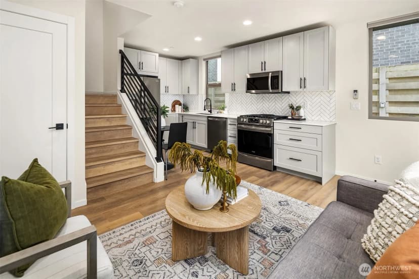 Property photo for 1120 16th Avenue #c, Seattle photo 4