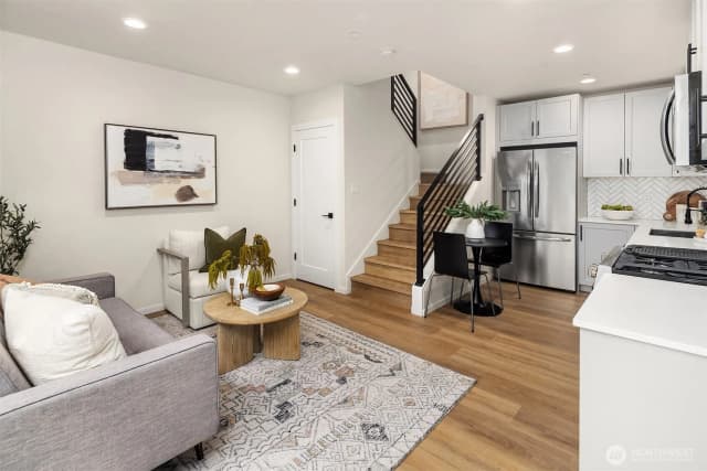 Property photo for 1120 16th Avenue #c, Seattle photo 5