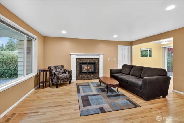 Property photo for 20721 81st Avenue W, Edmonds photo 2