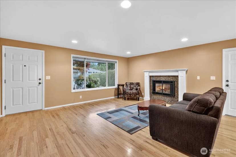 Property photo for 20721 81st Avenue W, Edmonds photo 3