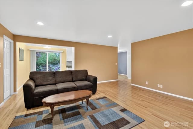 Property photo for 20721 81st Avenue W, Edmonds photo 4