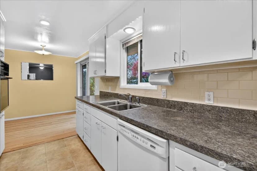 Property photo for 20721 81st Avenue W, Edmonds photo 9