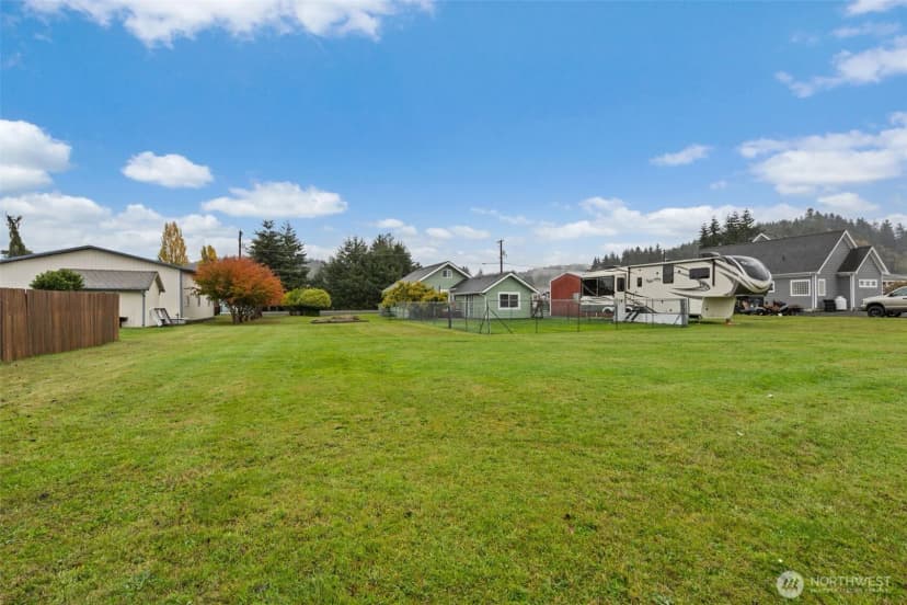 Property photo for 944 Willapa Road, Raymond photo 24