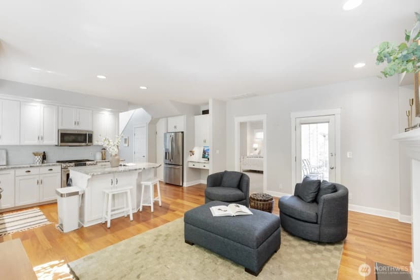 Property photo for 737 Village Circle Nw, Bainbridge Island photo 5