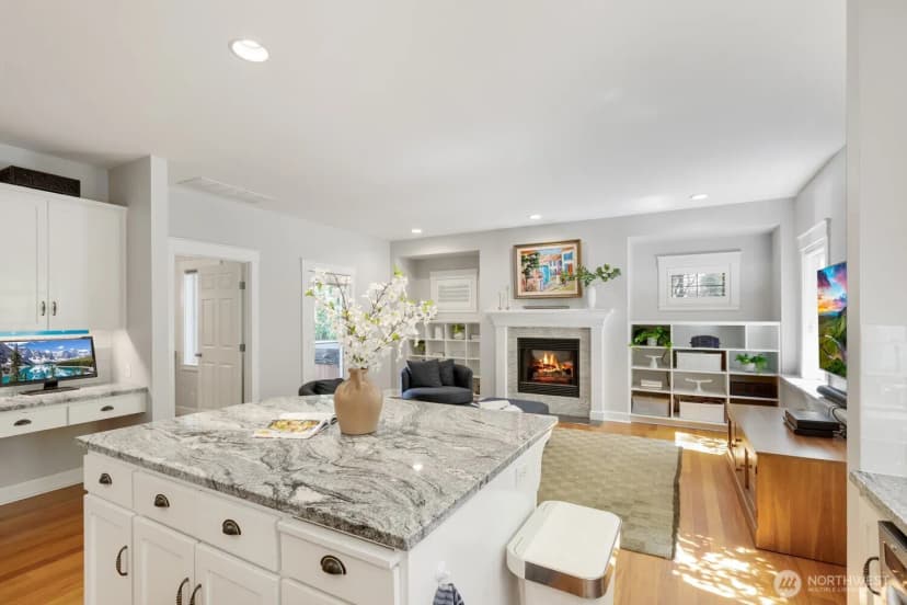 Property photo for 737 Village Circle Nw, Bainbridge Island photo 8