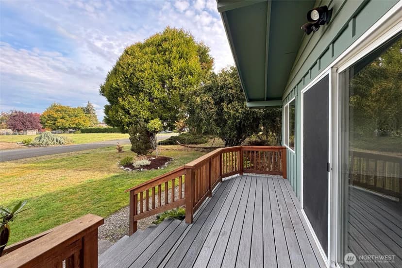 Property photo for 241 Bay View Street, Sequim photo 2