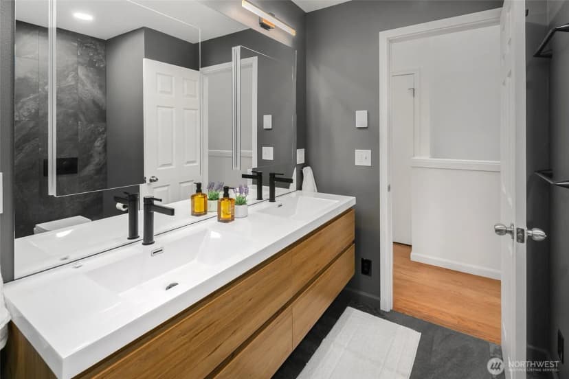 Property photo for 1717 16th Avenue #24, Seattle photo 20